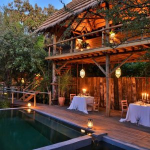 Dinner am Pool