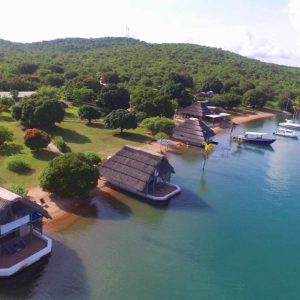 Lake Shore Lodge