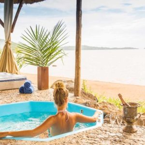 Lake Shore Lodge