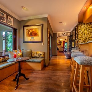 Oliver's Boutique Hotel, Bar