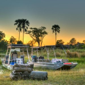 Thamalakane River Lodge Bootsfahrt zum Sonnenuntergang