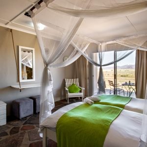 The Elegant Desert Lodge_2